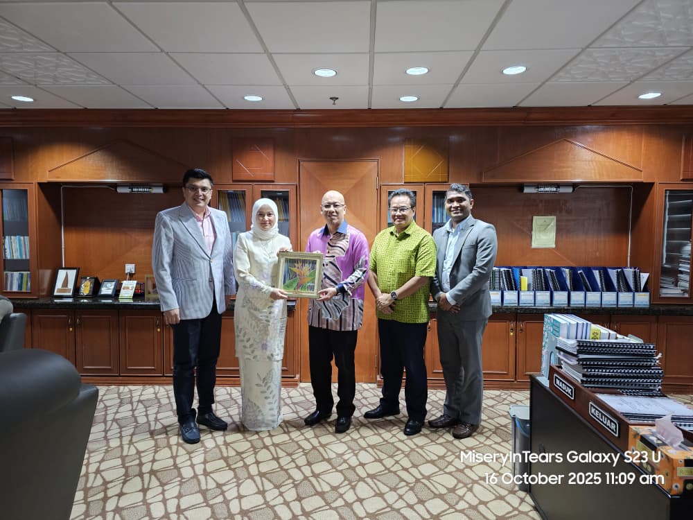 KUNJUNGAN HORMAT CGS INTERNATIONAL SECURITIES MALAYSIA, BURSA MALAYSIA DAN ASRI AHMAD ACADEMY